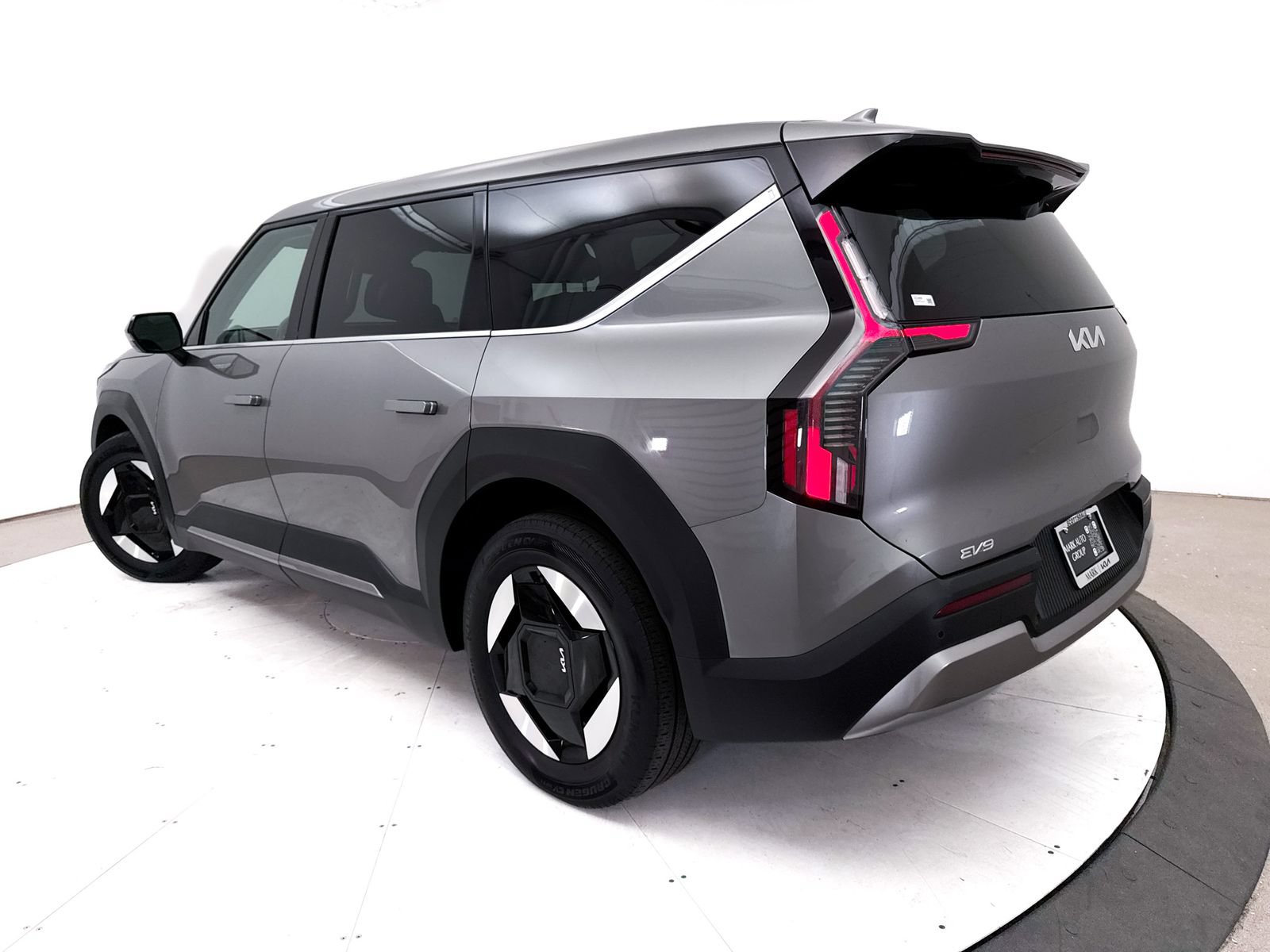 Certified 2024 Kia EV9 Light Long Range RWD image 2