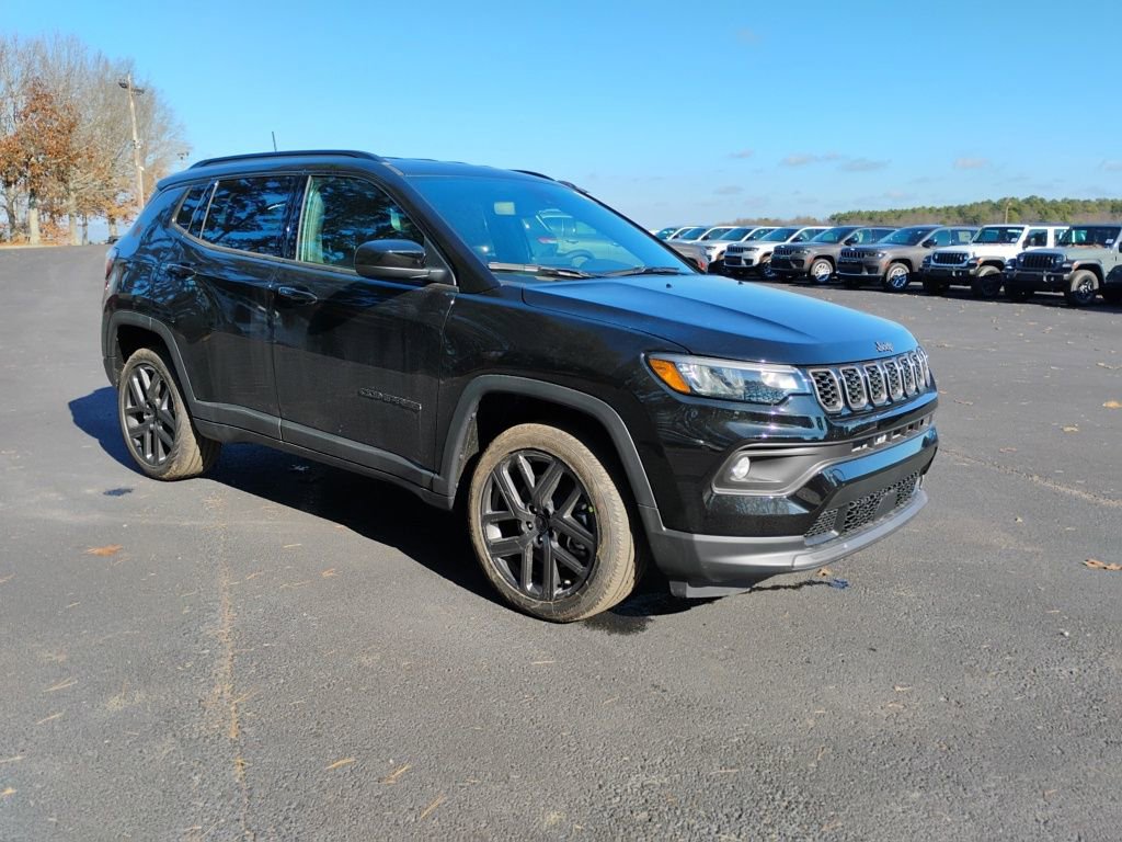 New 2026 Jeep Compass Latitude image 3