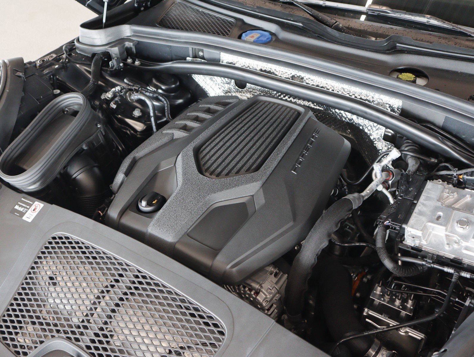 New 2026 Porsche Macan Turbo image 12