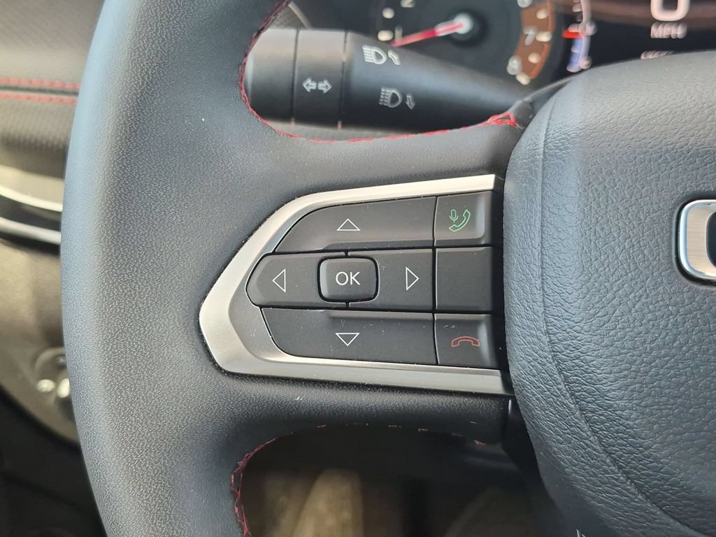 Used 2025 Jeep Compass Trailhawk AWD/4WD image 21