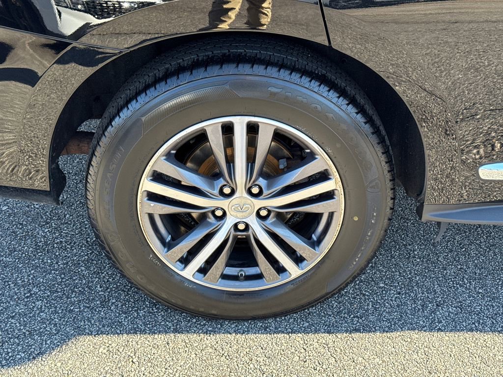 Used 2019 INFINITI QX60 Luxe w/ Essential Package image 17