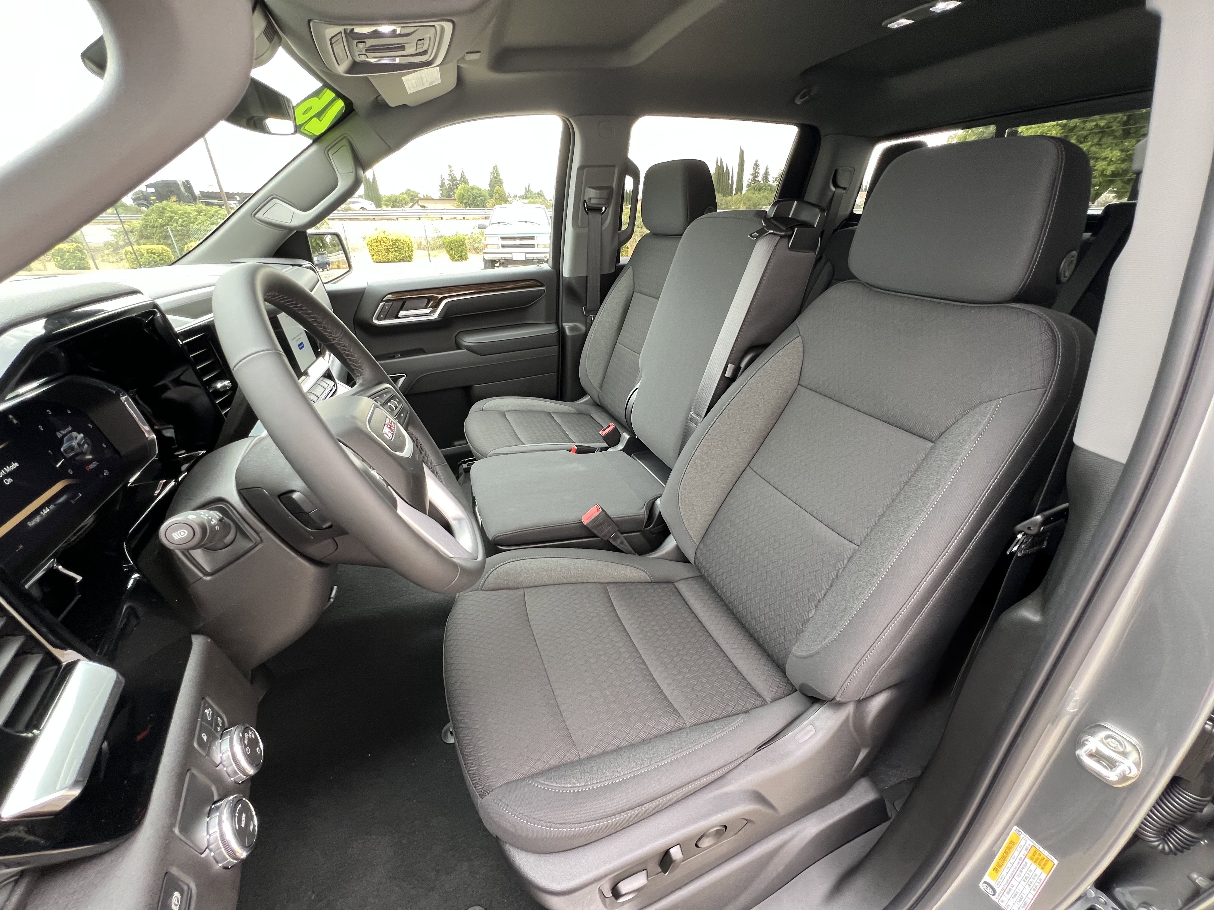 New 2026 GMC Sierra 1500 SLE w/ Preferred Package image 19