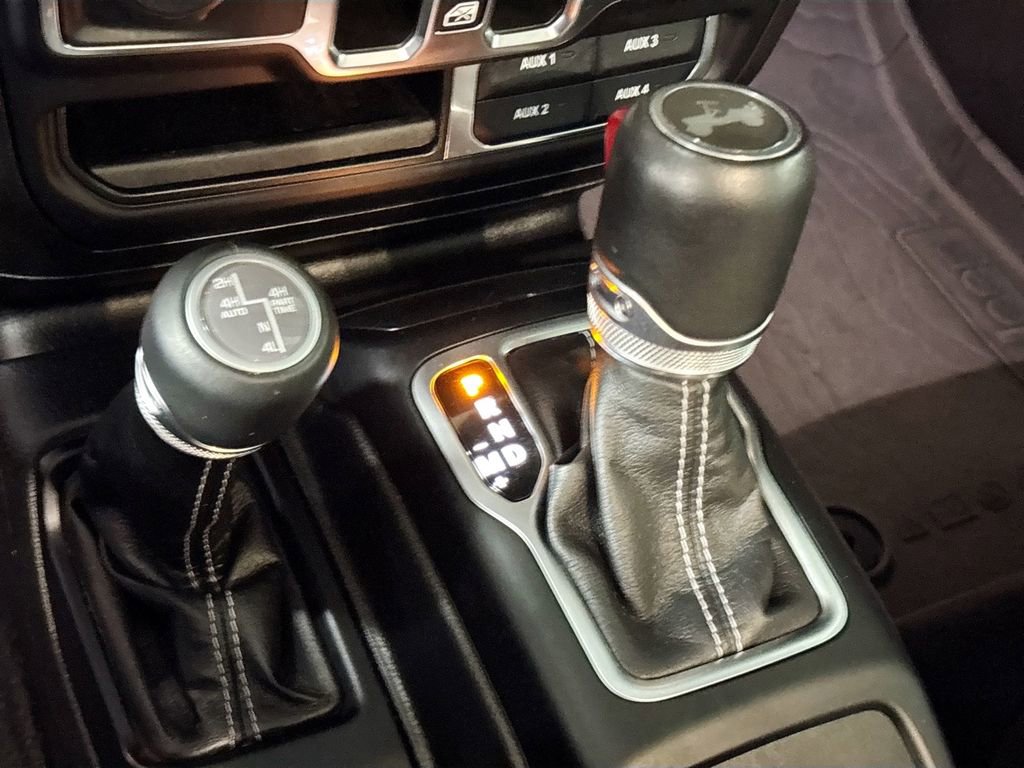 Used 2023 Jeep Wrangler Unlimited Sahara w/ Cold Weather Group image 18