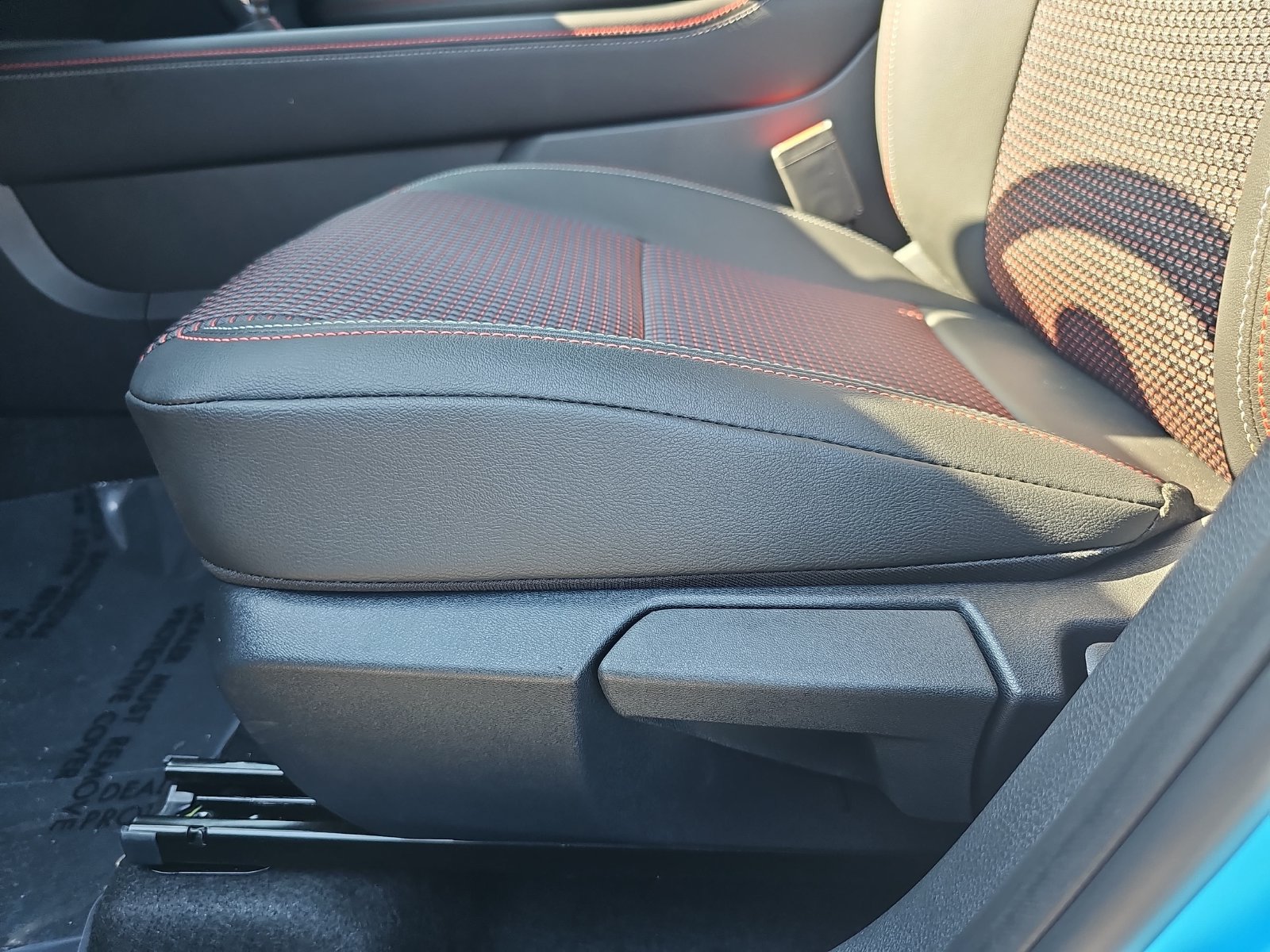 New 2027 Nissan Kicks SR w/ SR Premium Package FWD image 28