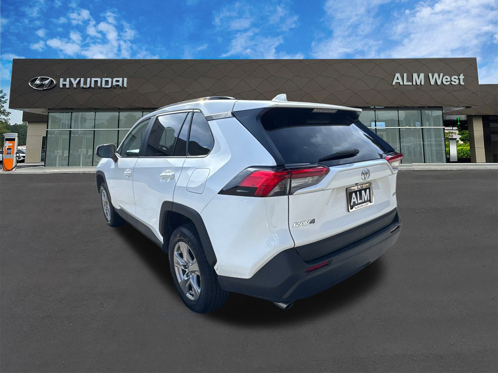Used 2023 Toyota RAV4 XLE image 7
