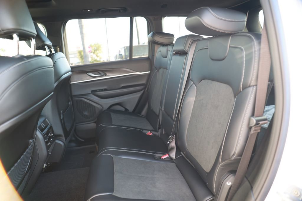 New 2026 Jeep Grand Cherokee Altitude RWD image 30