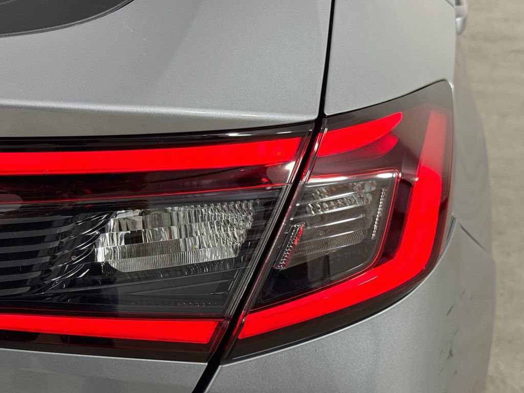 Used 2024 Honda Civic EX-L image 30