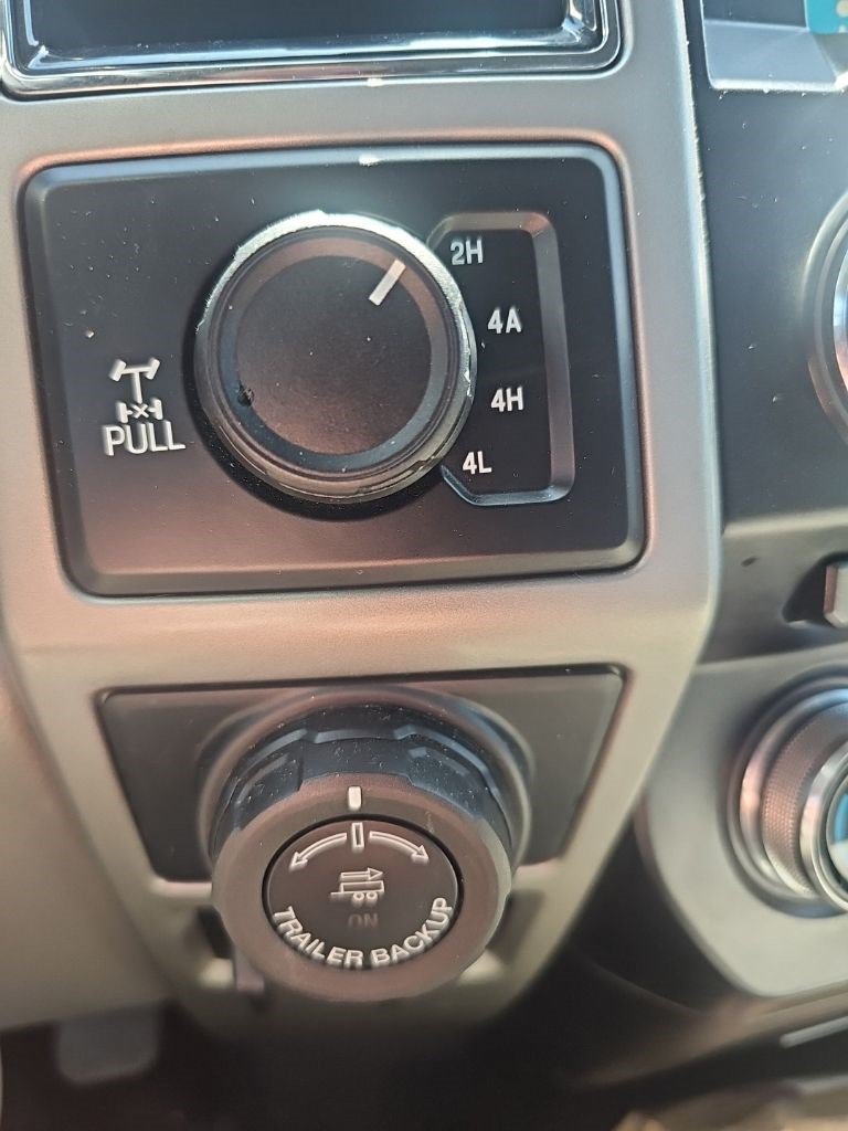 Used 2018 Ford F150 Lariat w/ Equipment Group 501A Mid AWD/4WD image 14