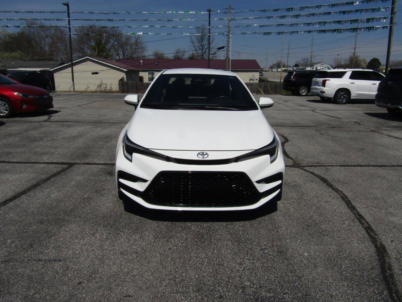 Used 2023 Toyota Corolla SE image 2
