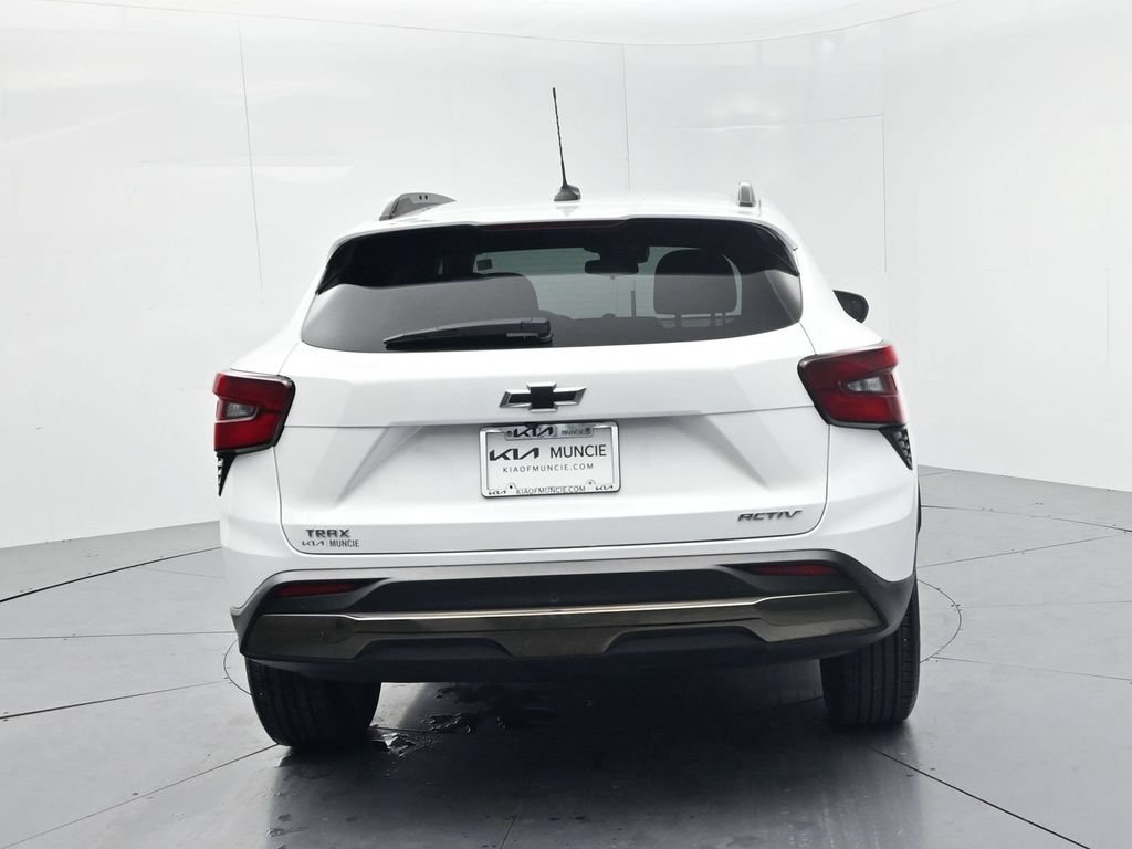 Used 2024 Chevrolet Trax ACTIV w/ Sunroof Package FWD image 7