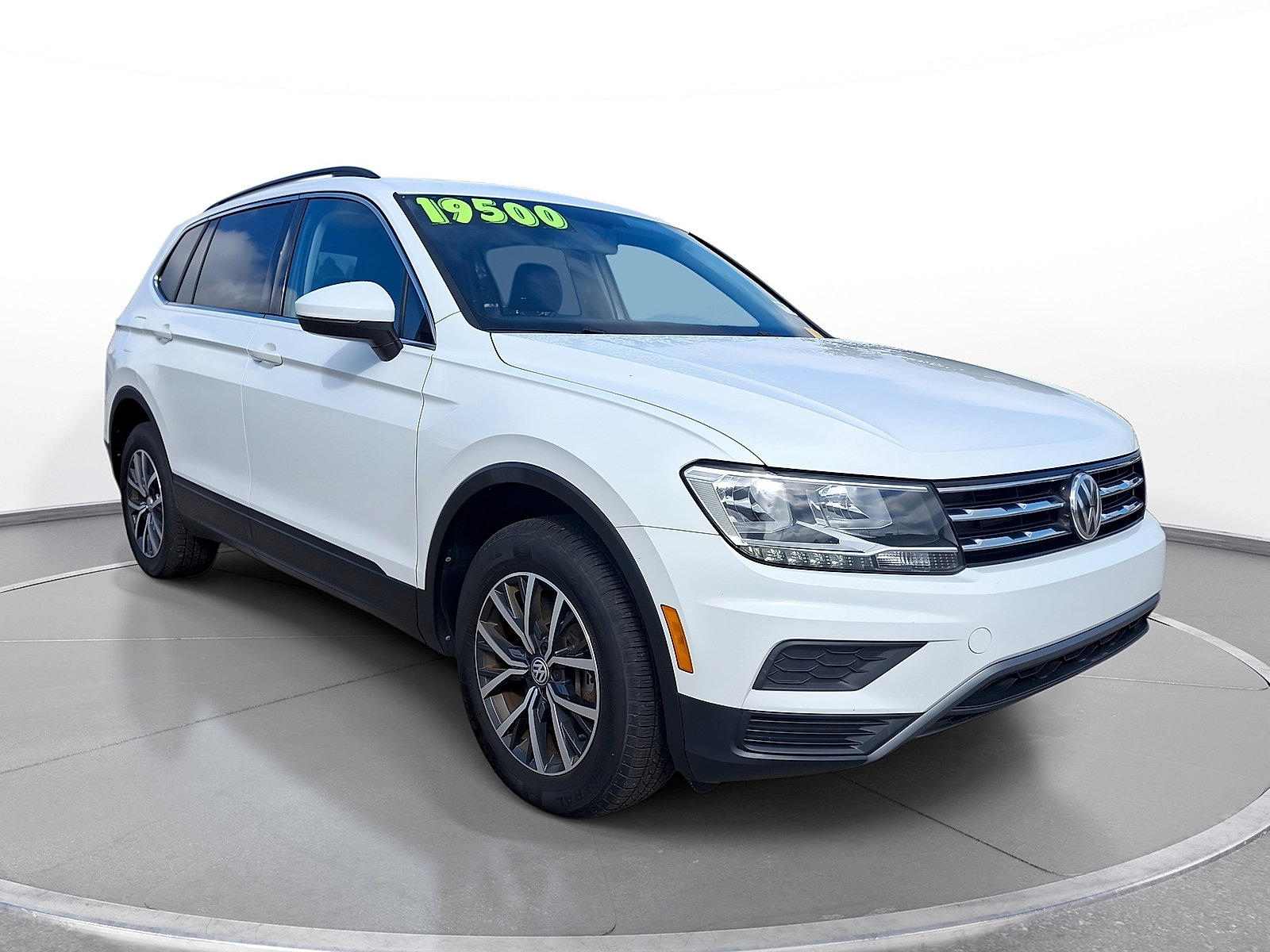 Used 2019 Volkswagen Tiguan SE w/ Panoramic Sunroof Package
