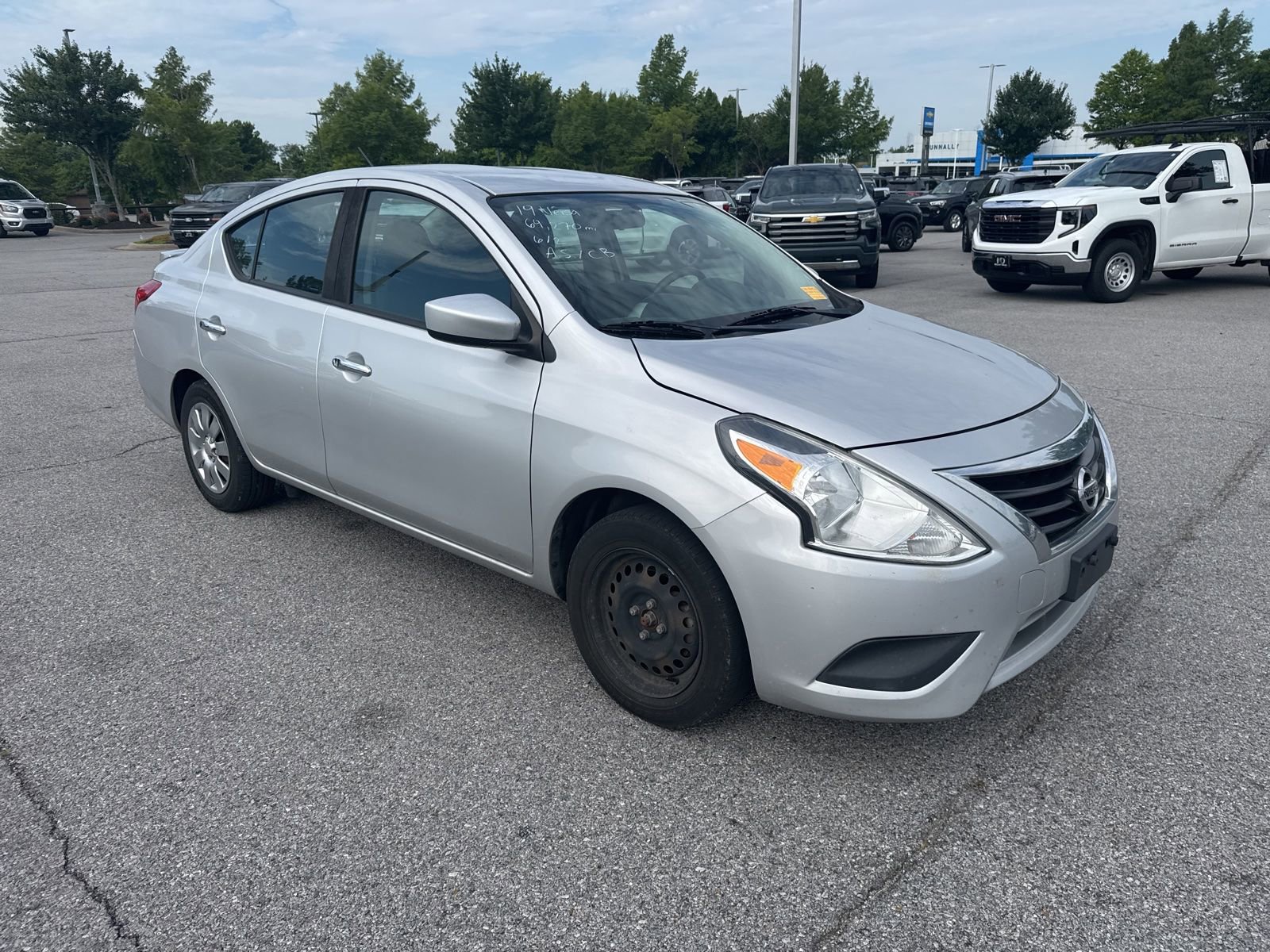 Used 2019 Nissan Versa SV FWD image 3