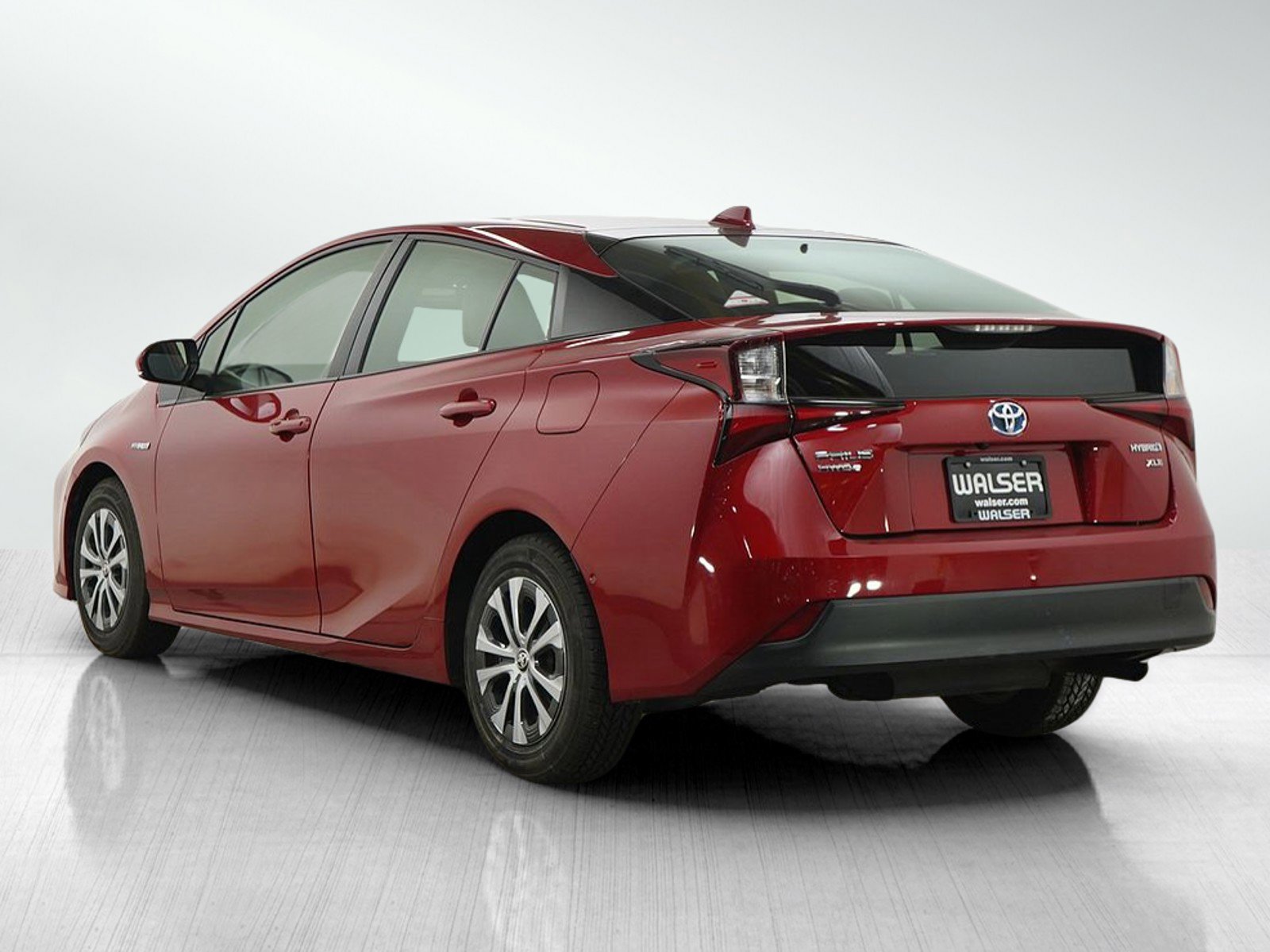Used 2021 Toyota Prius XLE AWD/4WD image 3