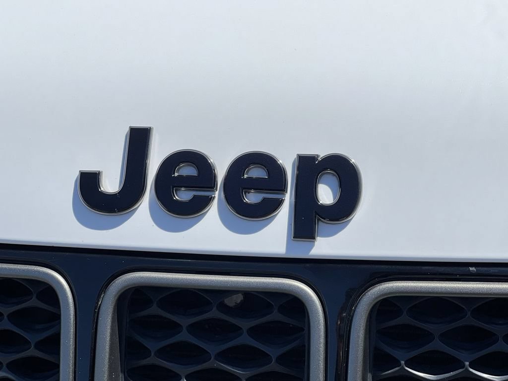 Used 2021 Jeep Grand Cherokee Trackhawk AWD/4WD image 35