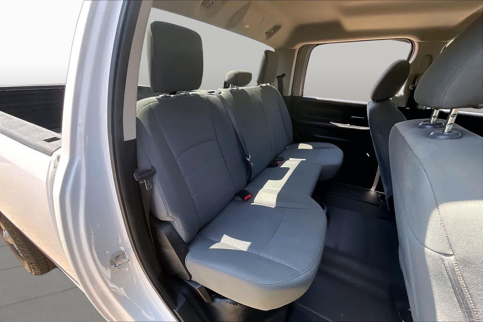 Used 2014 RAM 2500 Tradesman w/ Chrome Appearance Group AWD/4WD image 18