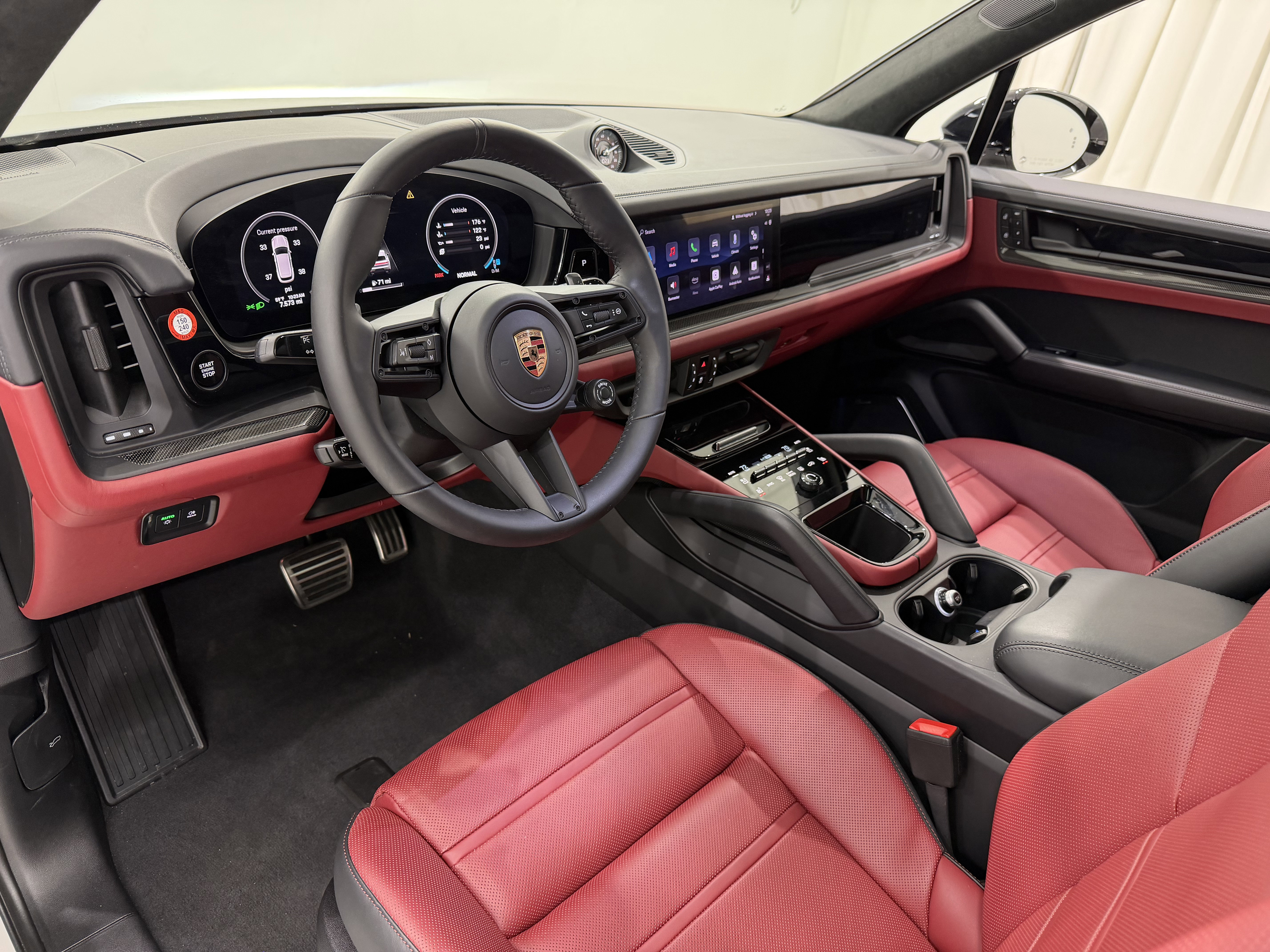 Certified 2026 Porsche Cayenne GTS image 27