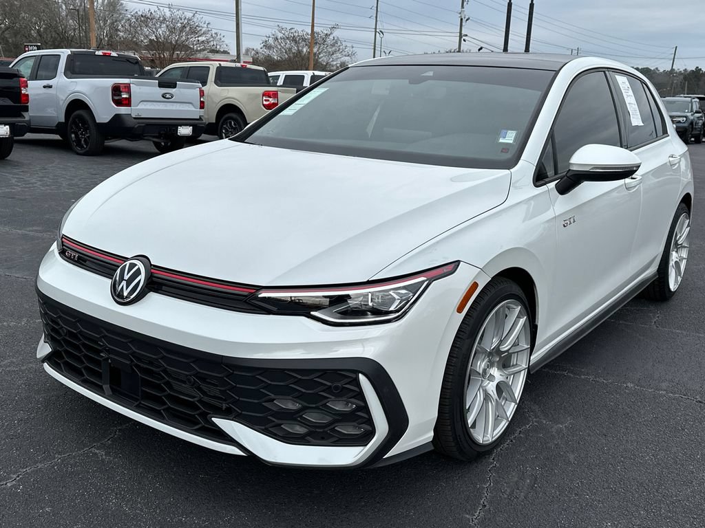 Used 2025 Volkswagen GTI SE FWD image 3
