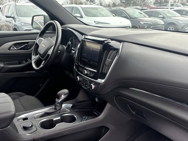Used 2022 Chevrolet Traverse LT image 15