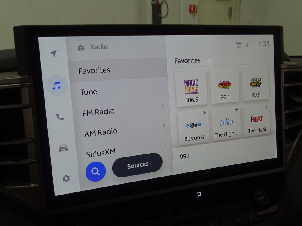 Used 2025 Toyota Tundra Limited image 31