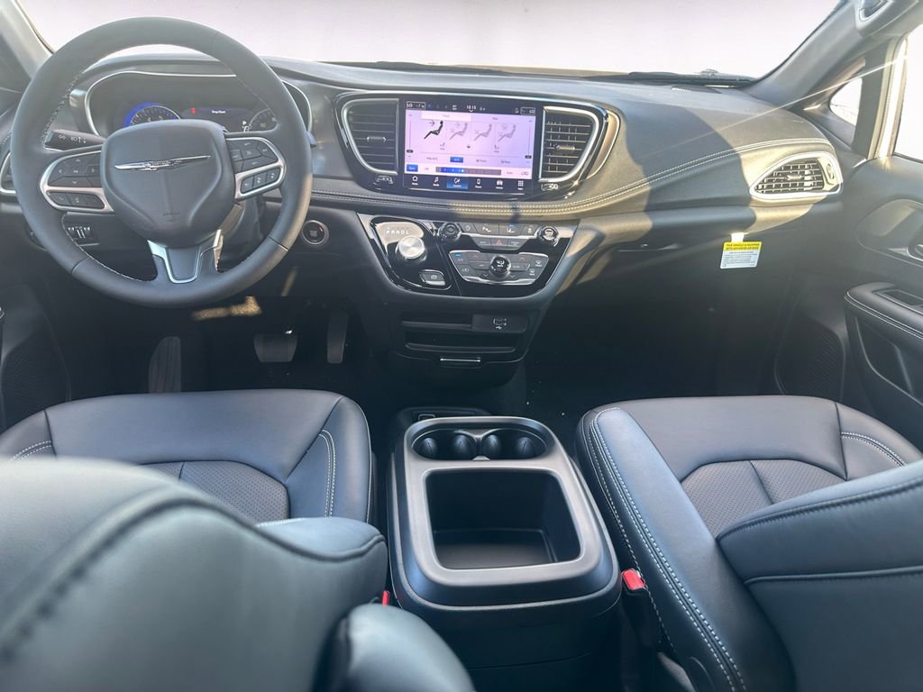 New 2026 Chrysler Pacifica Select image 10