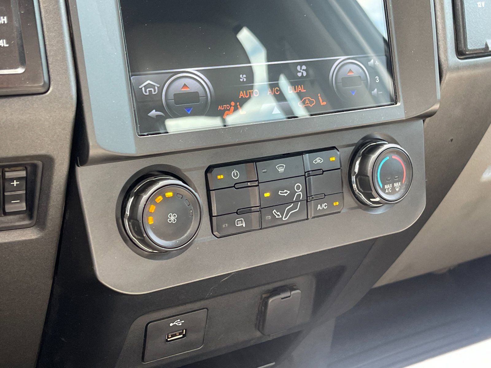 Used 2019 Ford F250 XL w/ Power Equipment Group AWD/4WD image 22