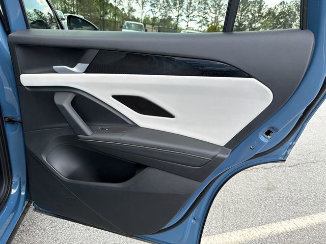 Used 2025 Volkswagen Tiguan SE image 16