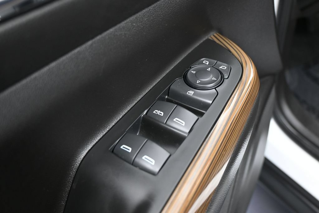 Used 2023 GMC Acadia SLE w/ Driver Convenience Package FWD image 14