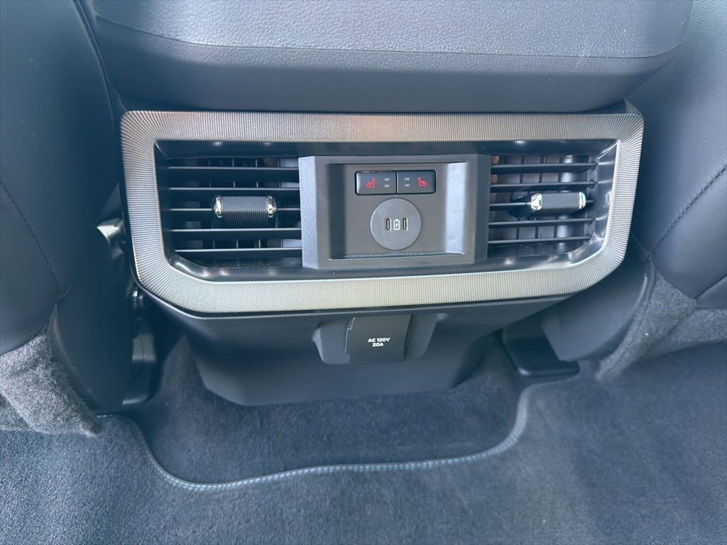Used 2026 Ford F350 Platinum w/ Tremor Off-Road Package image 16