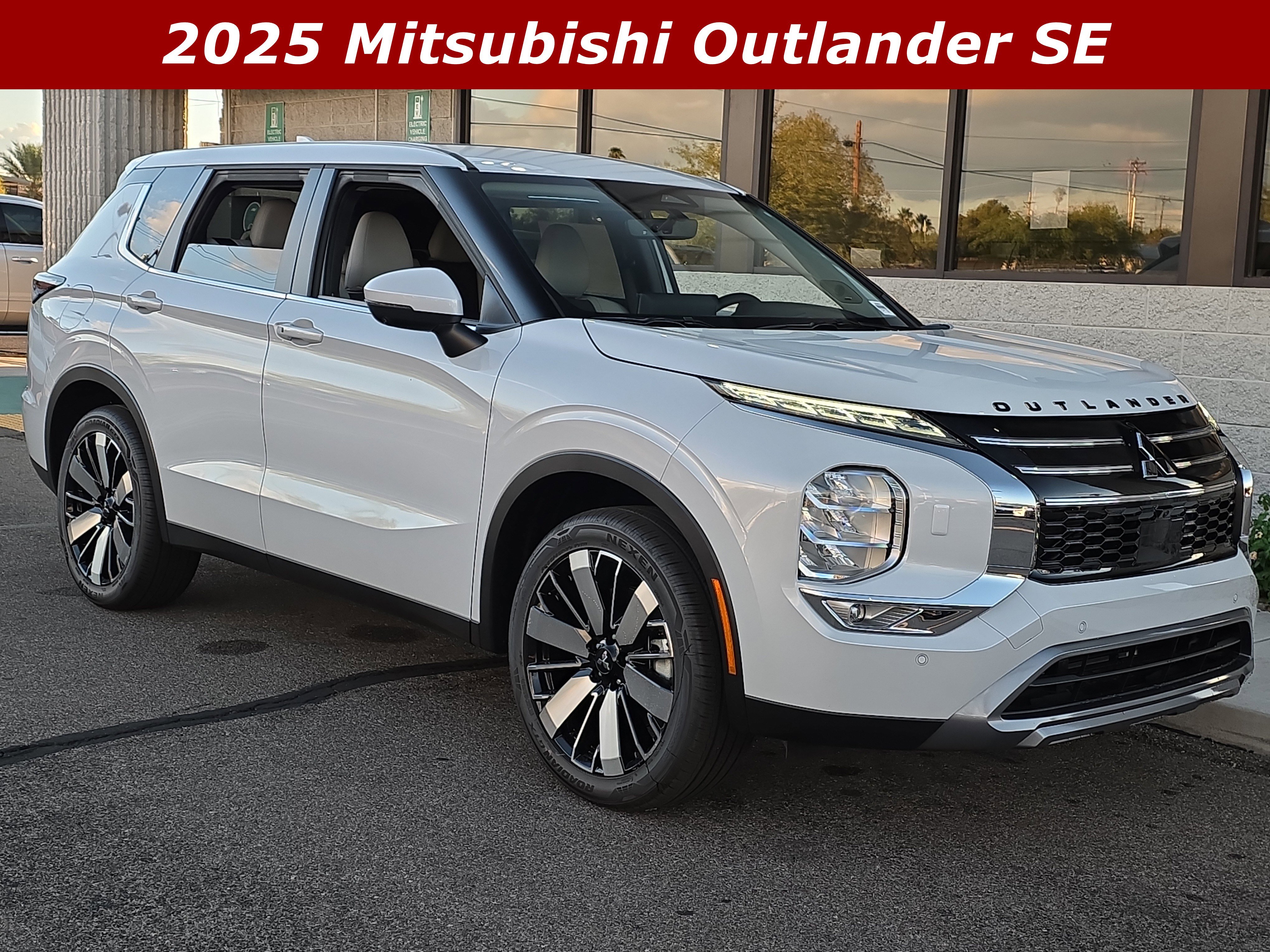 New 2025 Mitsubishi Outlander SE video 1