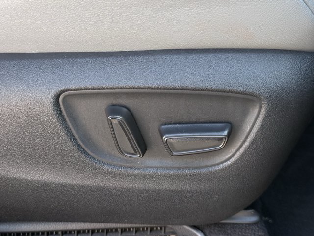 Used 2025 Toyota Sienna XLE FWD image 31