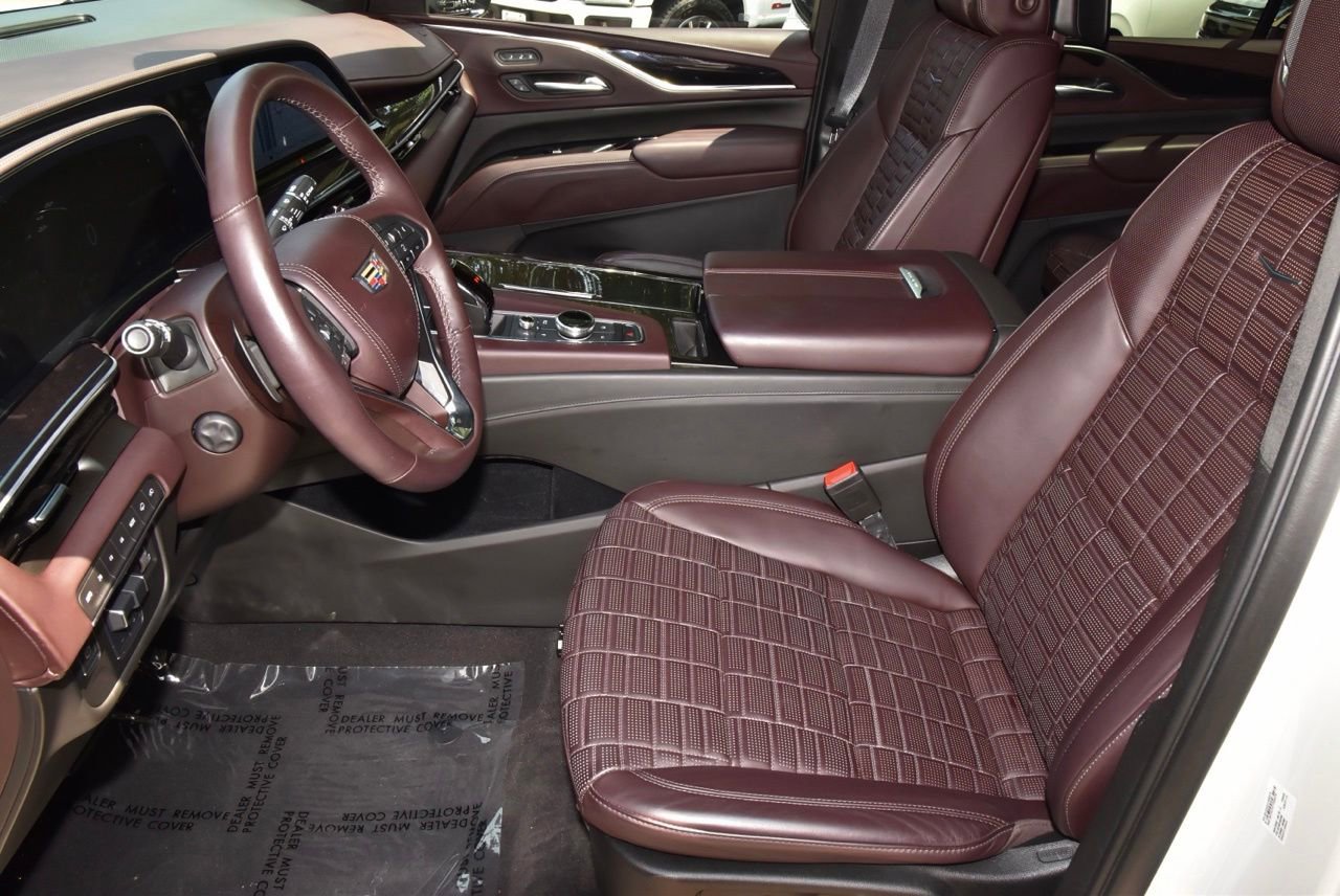 Used 2023 Cadillac Escalade ESV Sport Platinum w/ LPO, ONYX Package AWD/4WD image 13