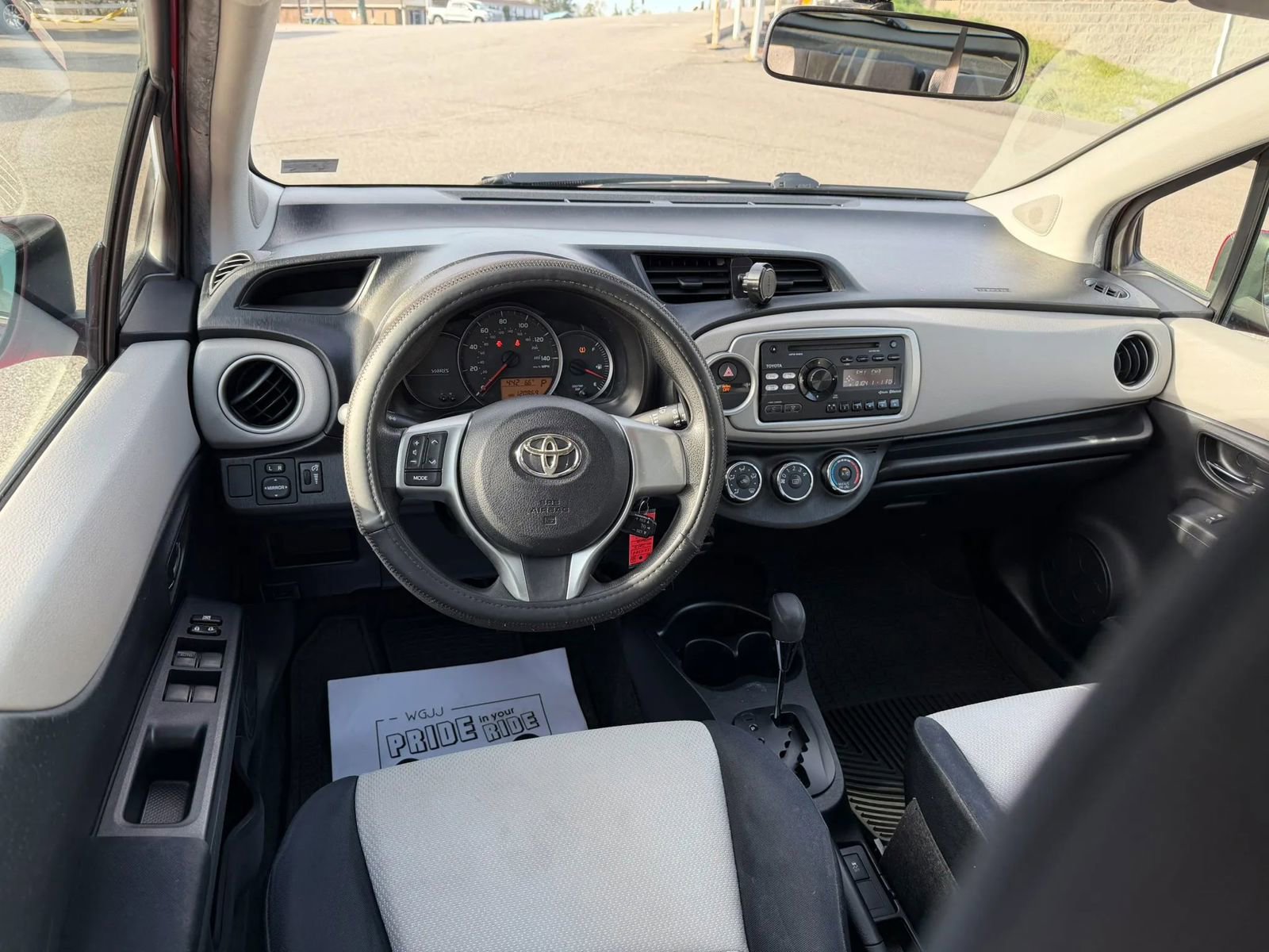 Used 2012 Toyota Yaris LE image 6