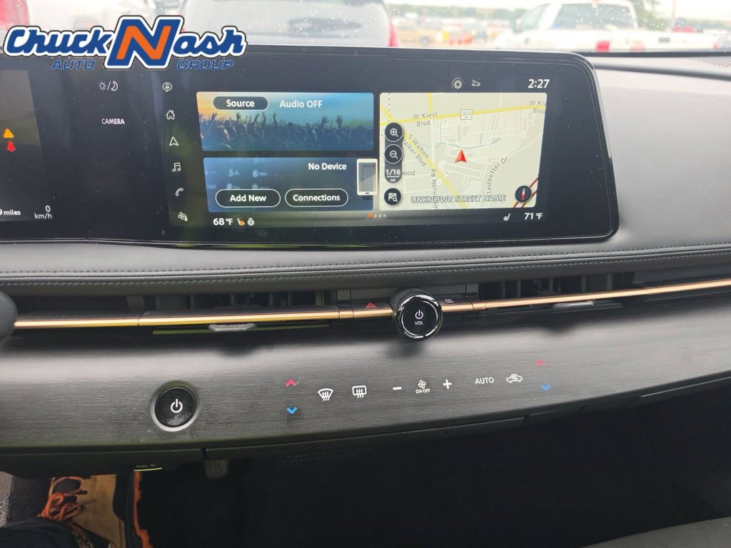 Used 2024 Nissan Ariya AWD image 9