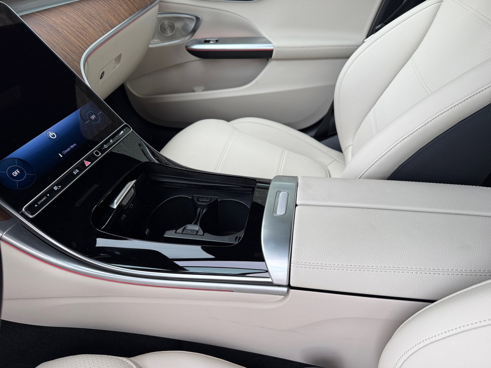 Used 2025 Mercedes-Benz C 300 4MATIC Sedan image 15