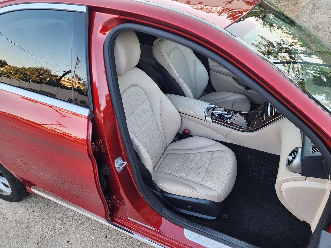 Used 2017 Mercedes-Benz C 300 4MATIC Sedan image 40
