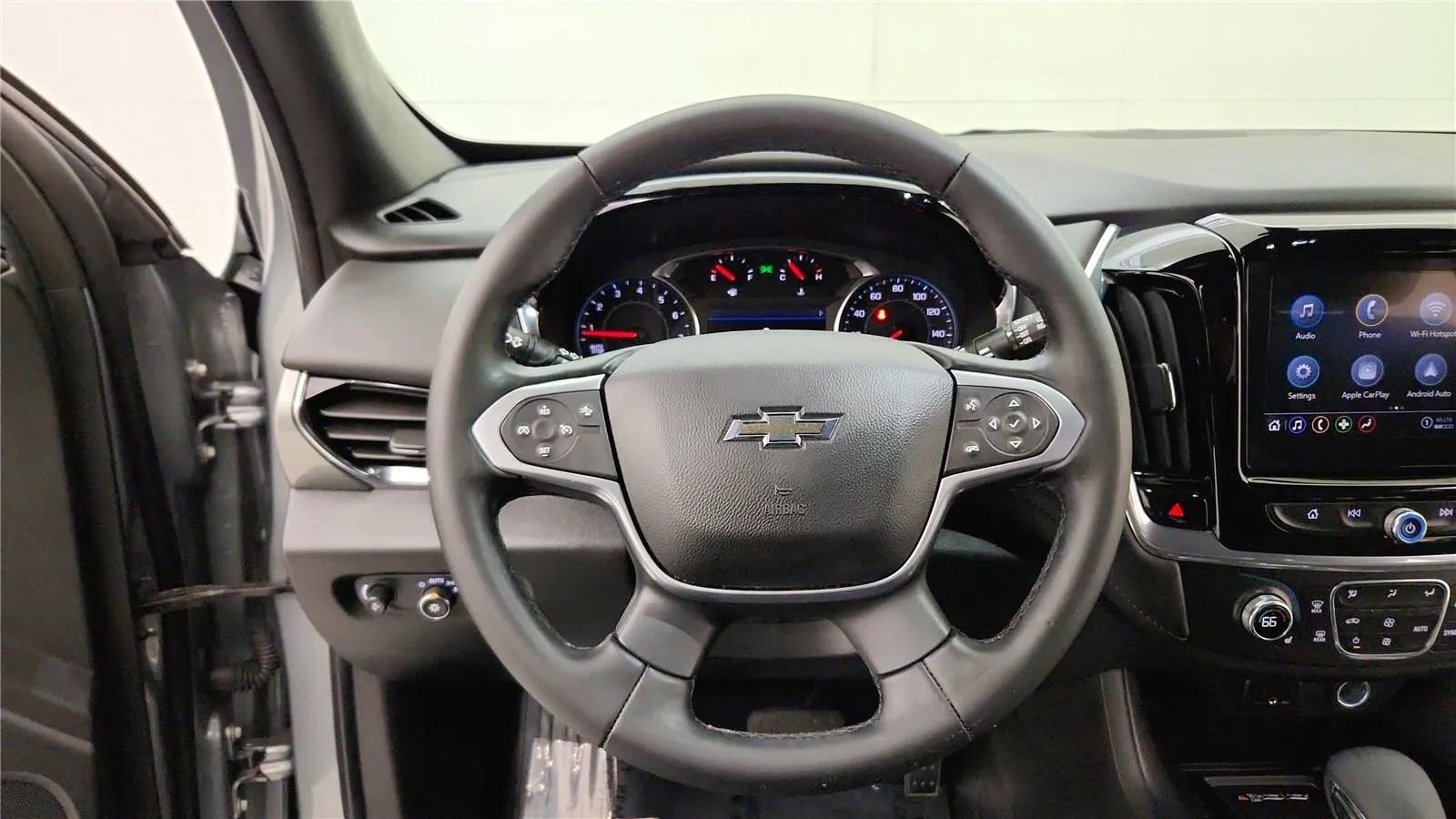 Used 2023 Chevrolet Traverse LT w/ Midnight/Sport Edition image 34