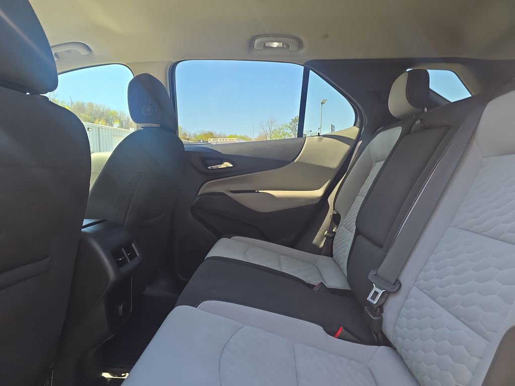 Used 2018 Chevrolet Equinox LT image 25