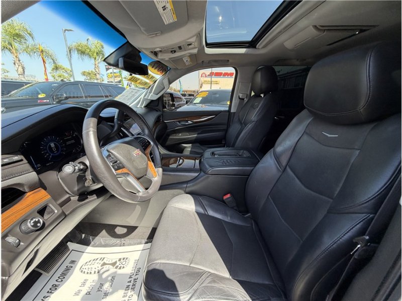 Used 2017 Cadillac Escalade Premium Luxury RWD image 18