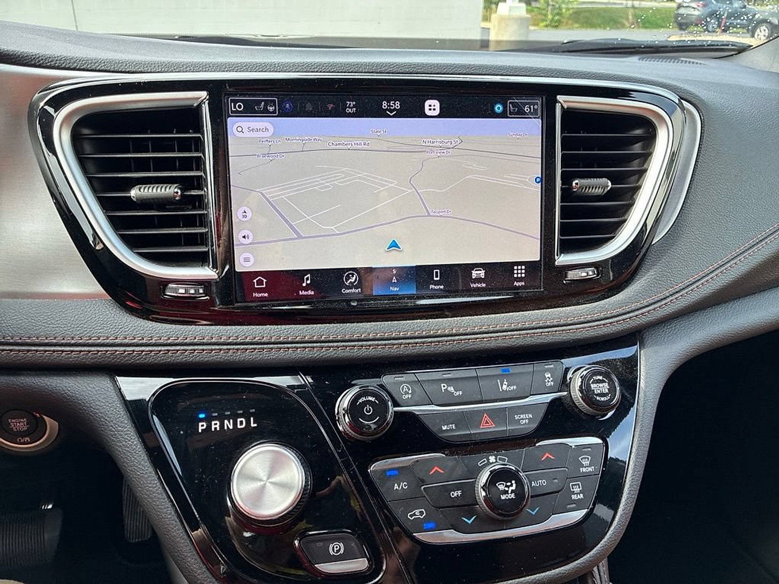Used 2026 Chrysler Pacifica Pinnacle AWD/4WD image 4