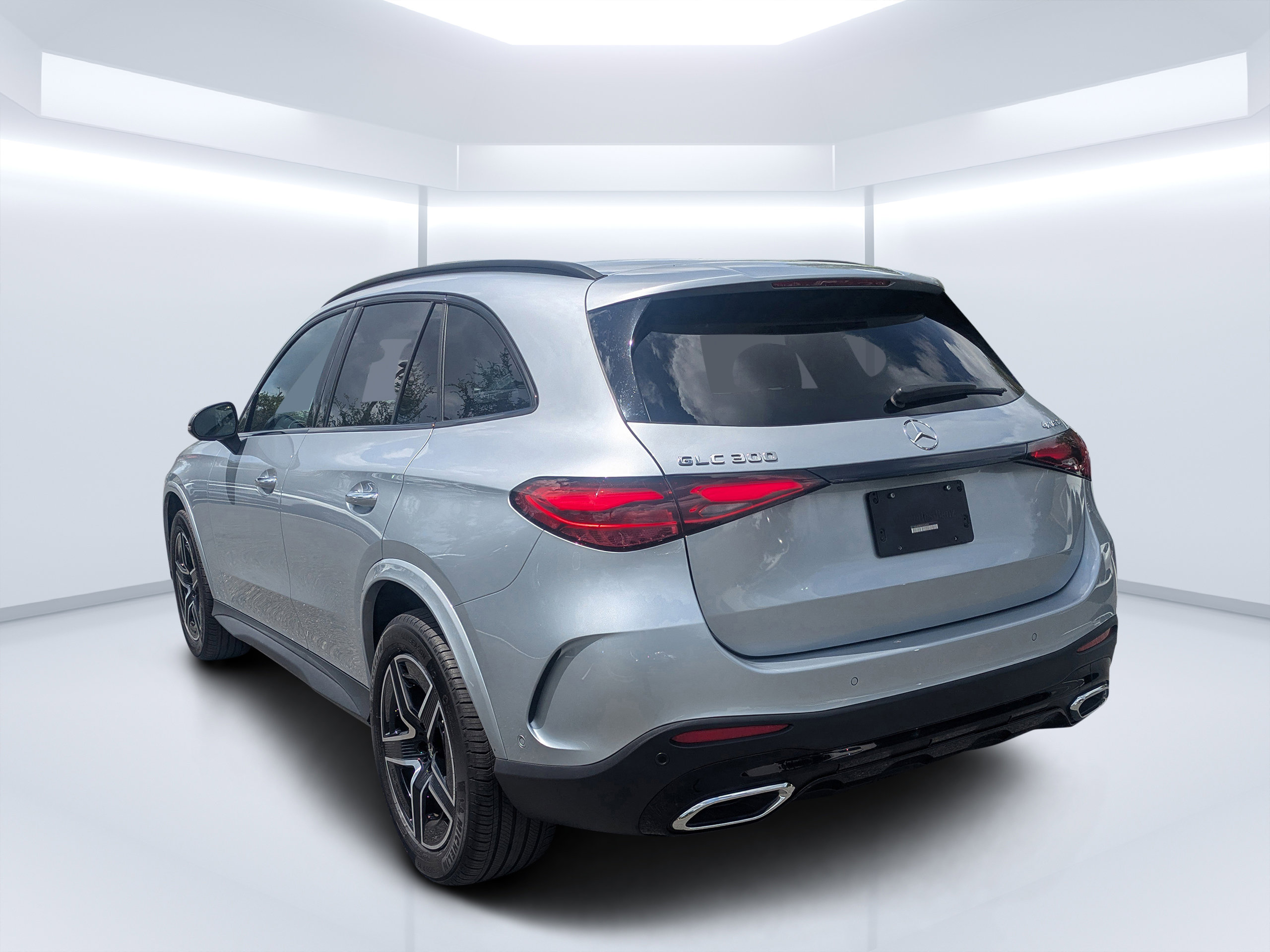 Certified 2025 Mercedes-Benz GLC 300 4MATIC image 5