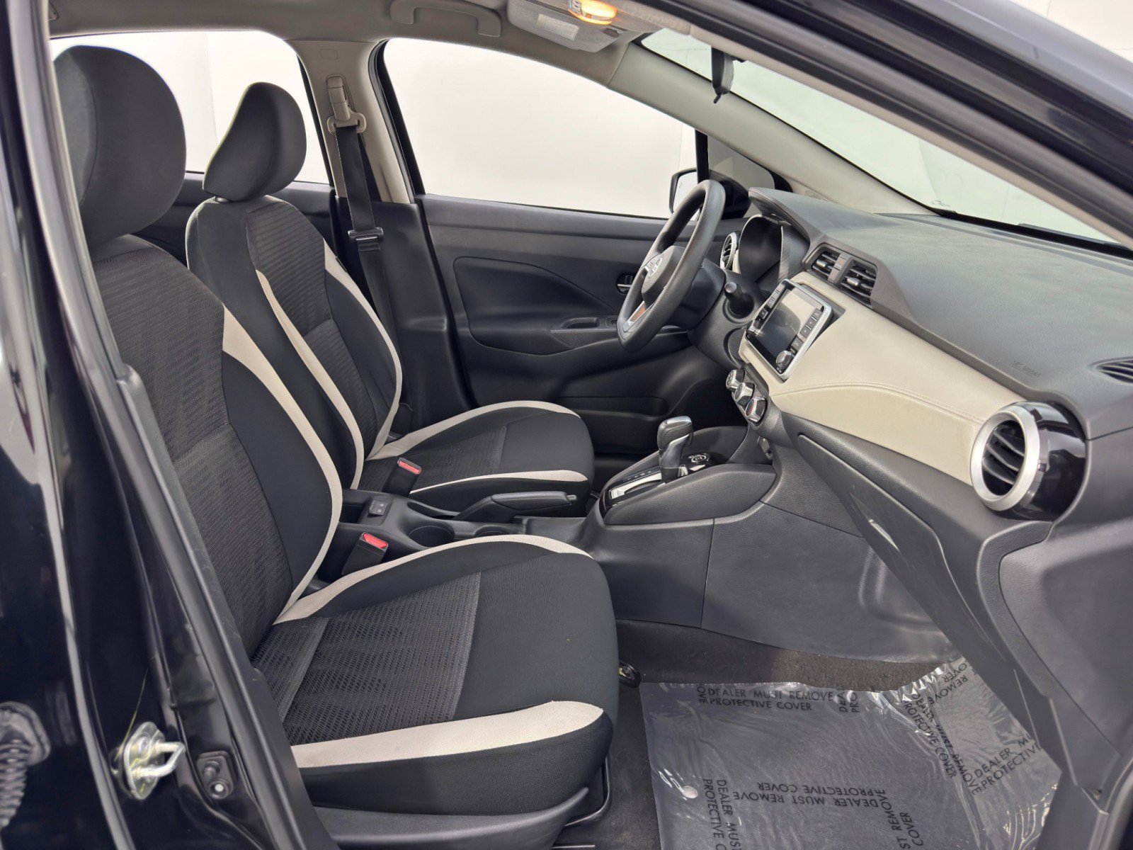 Used 2021 Nissan Versa SV image 14