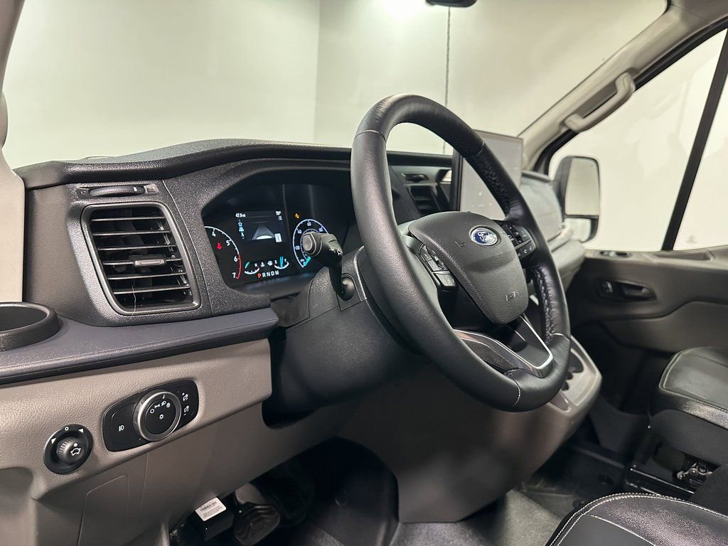 Used 2023 Ford Transit 350 DRW AWD image 8