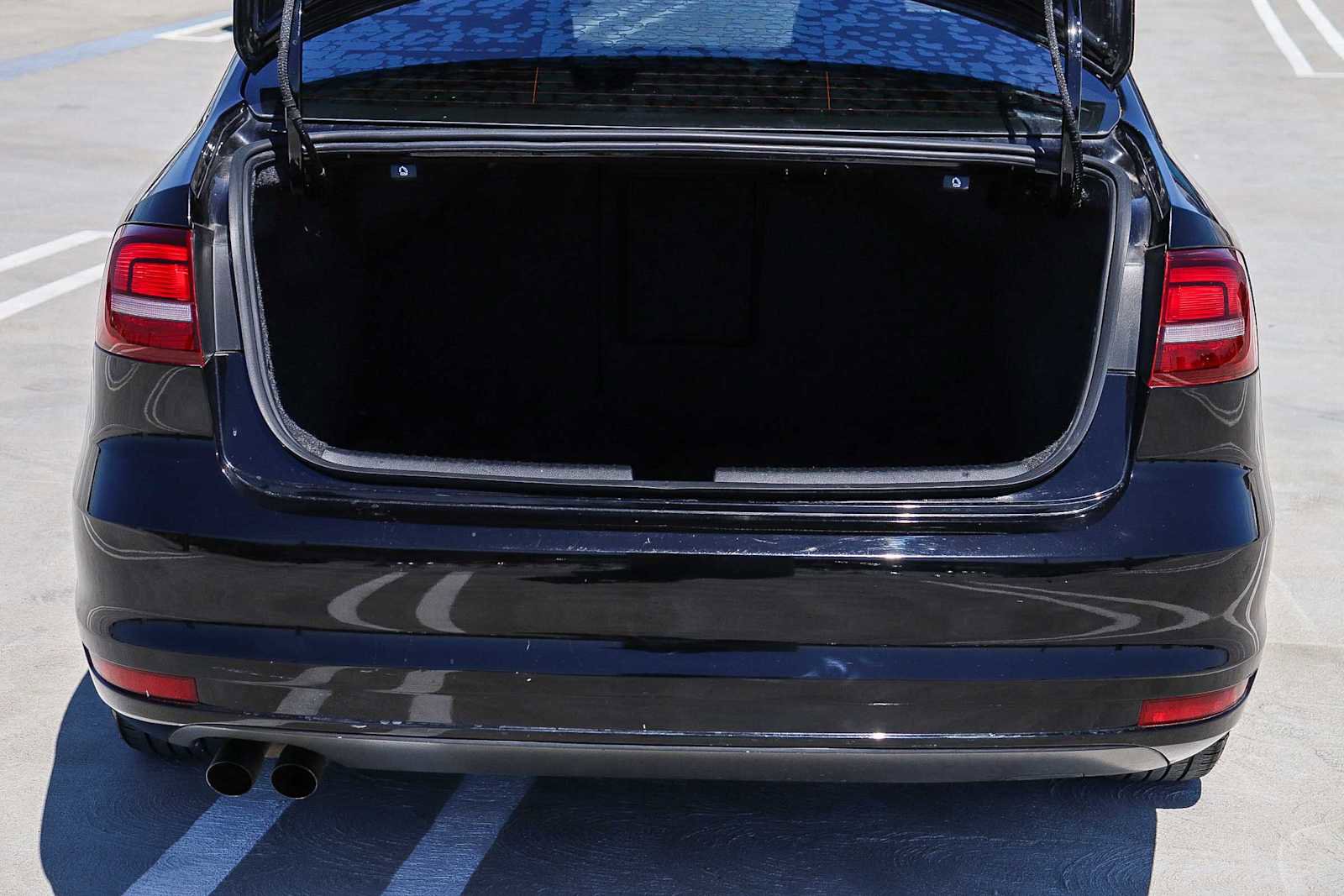 Used 2017 Volkswagen Jetta SE image 29