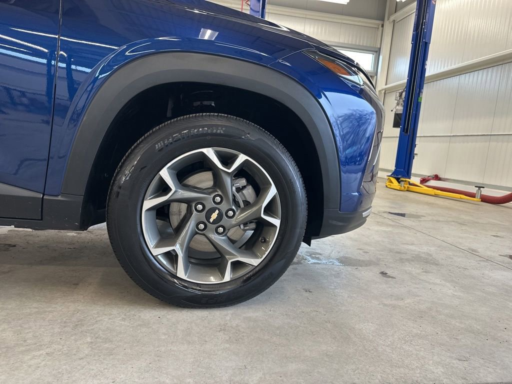 Used 2024 Chevrolet Trax LT w/ Driver Confidence Package FWD image 29