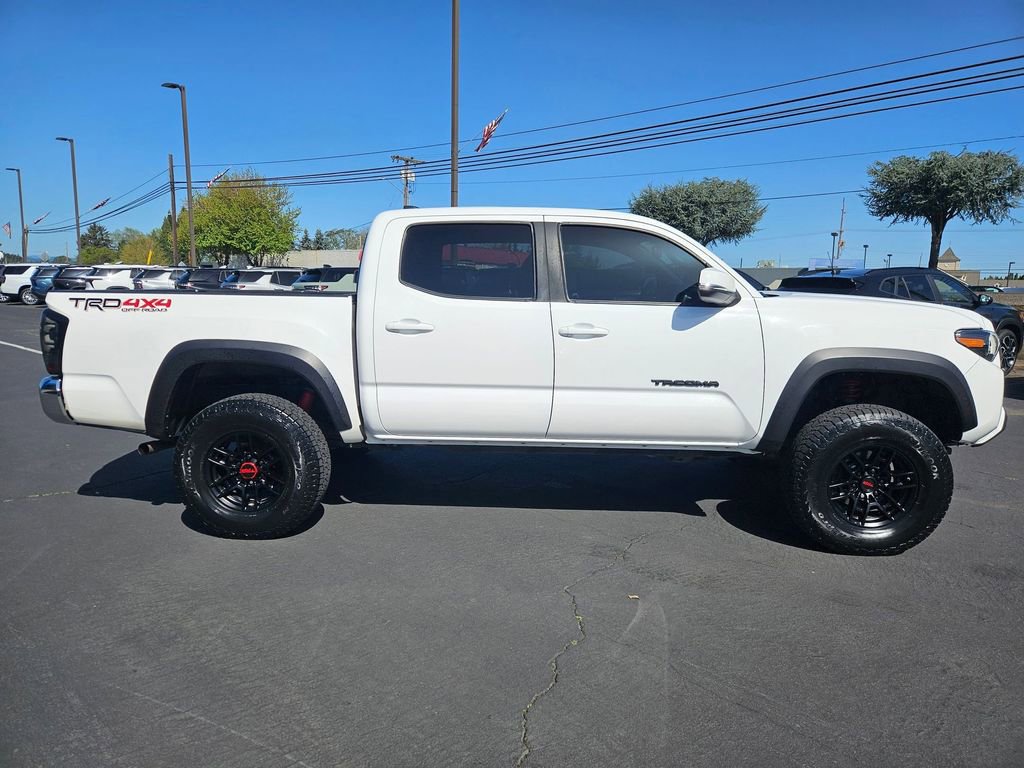 Used 2019 Toyota Tacoma TRD Off-Road AWD/4WD image 7