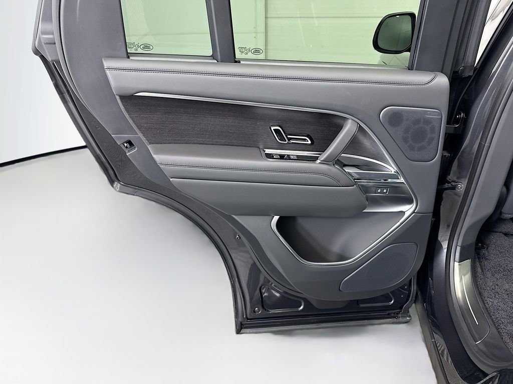 New 2026 Land Rover Range Rover SE image 26