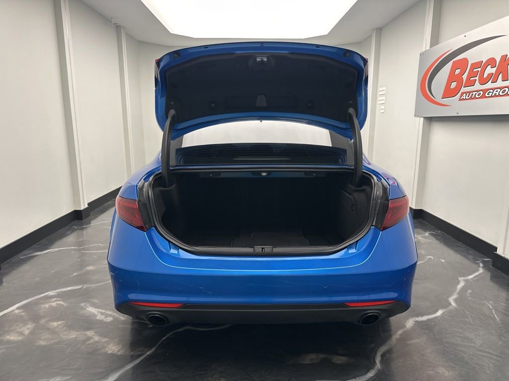 Used 2019 Alfa Romeo Giulia Ti w/ Nero Edizione image 27