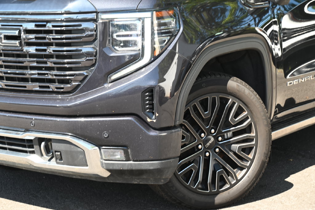 Used 2022 GMC Sierra 1500 Denali Ultimate AWD/4WD image 2