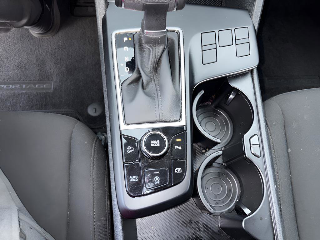 Used 2025 Kia Sportage LX FWD image 28