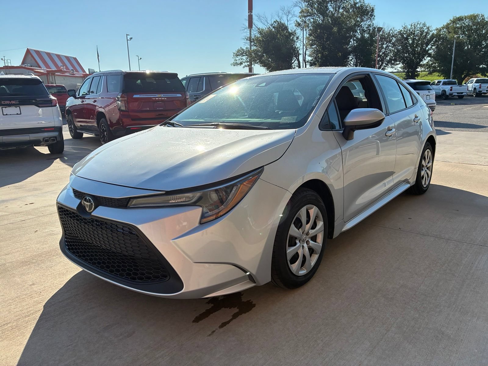 Used 2022 Toyota Corolla LE FWD image 1